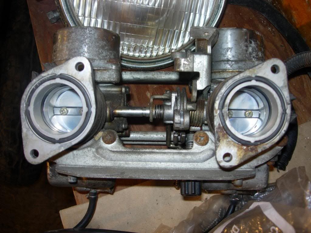 1981 Honda CM400T Rear Sets mounted and Rolling Chasis DO THE TON